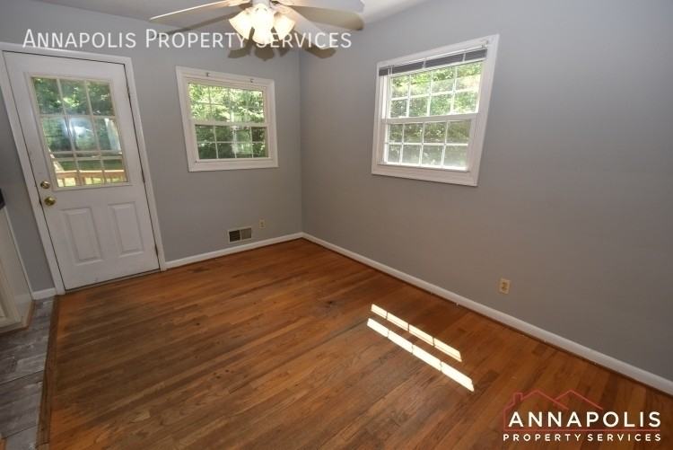 747 Warren Dr - Photo 7 of 21