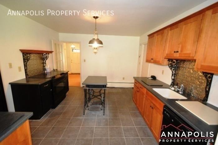 208 Avondale Cir - Photo 4 of 50