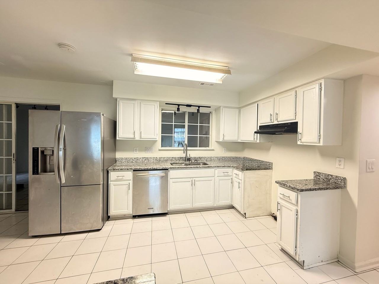 8720 Mornington Dr - Photo 5 of 17