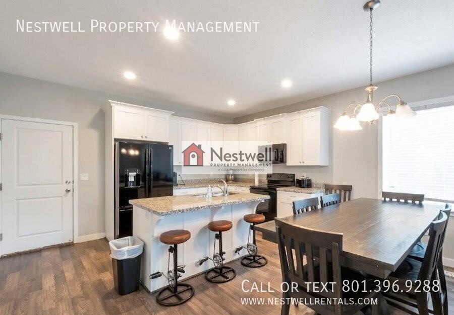 5452 W Clouds Rest Ln - Photo 2 of 28