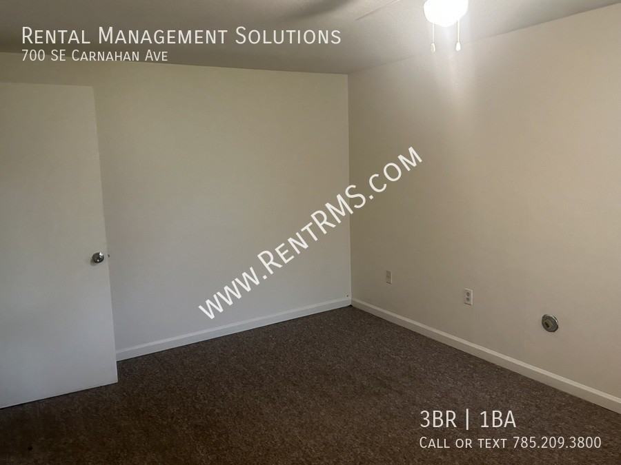 700 Se Carnahan Ave - Photo 7 of 11