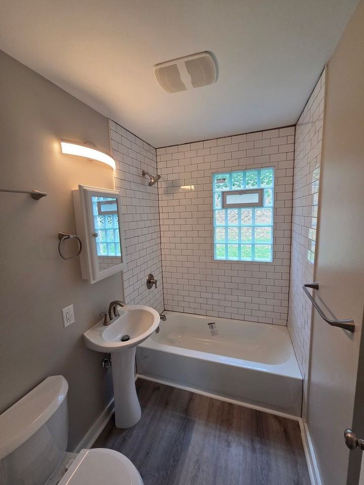 1028 N 77th Ave - Photo 7 of 9