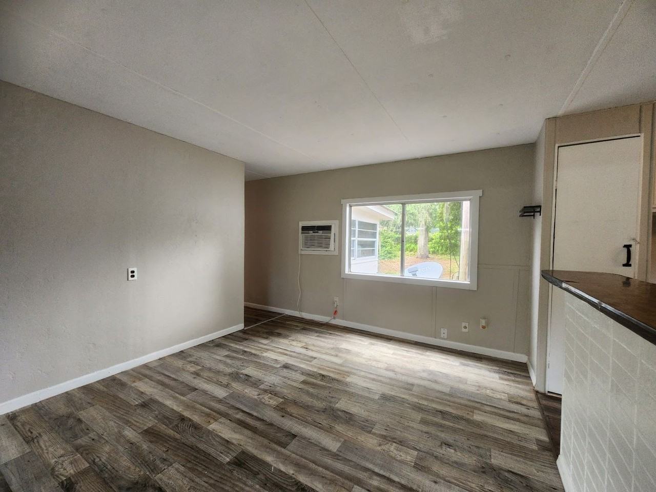 1920 Se 188th Ave - Photo 2 of 20