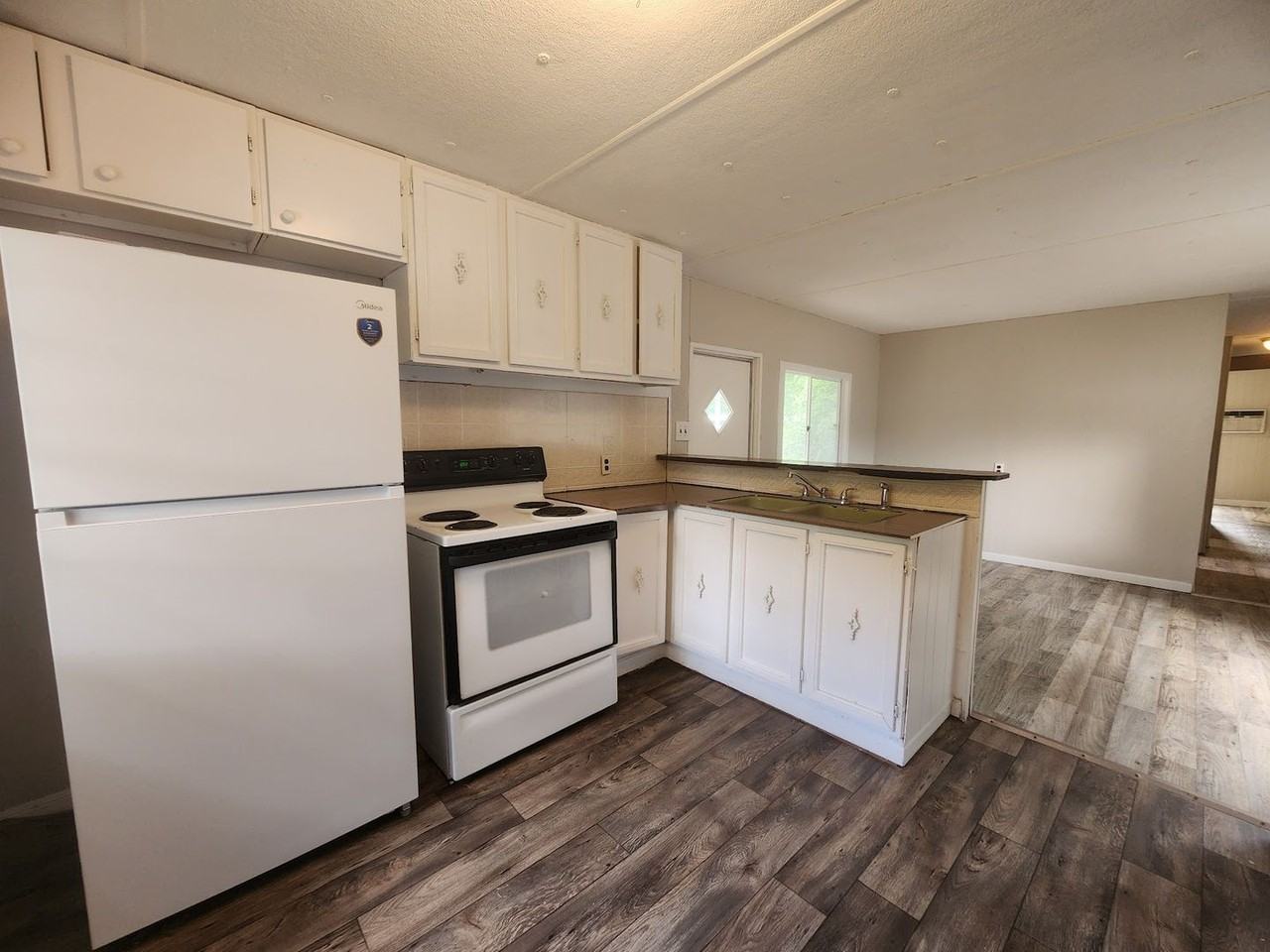 1920 Se 188th Ave - Photo 5 of 20