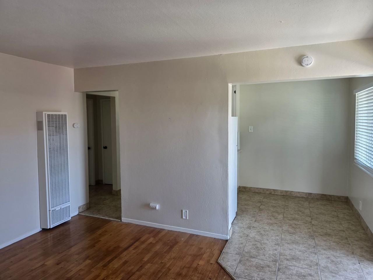 1359 Reeve St - Photo 5 of 32