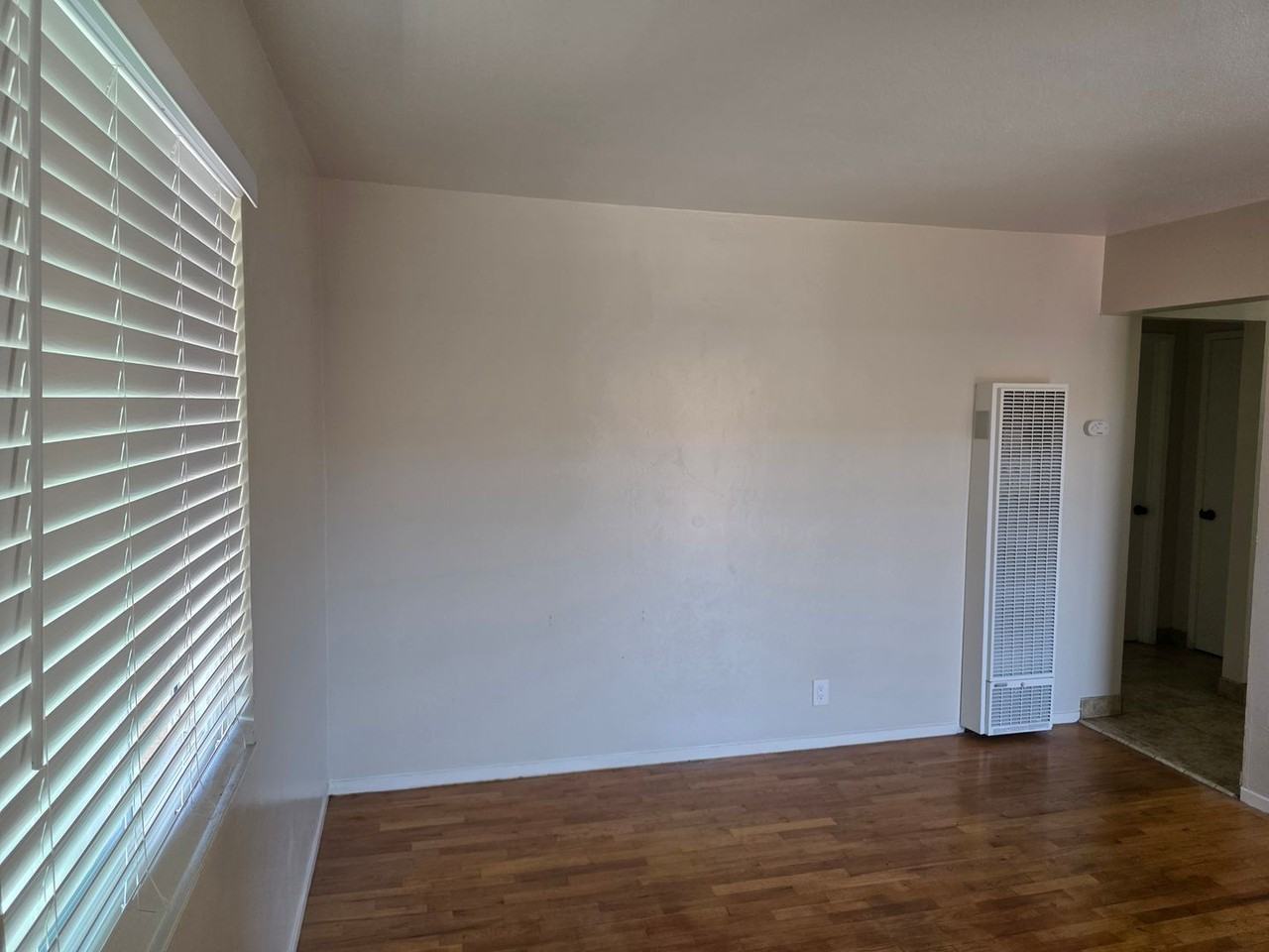 1359 Reeve St - Photo 7 of 32