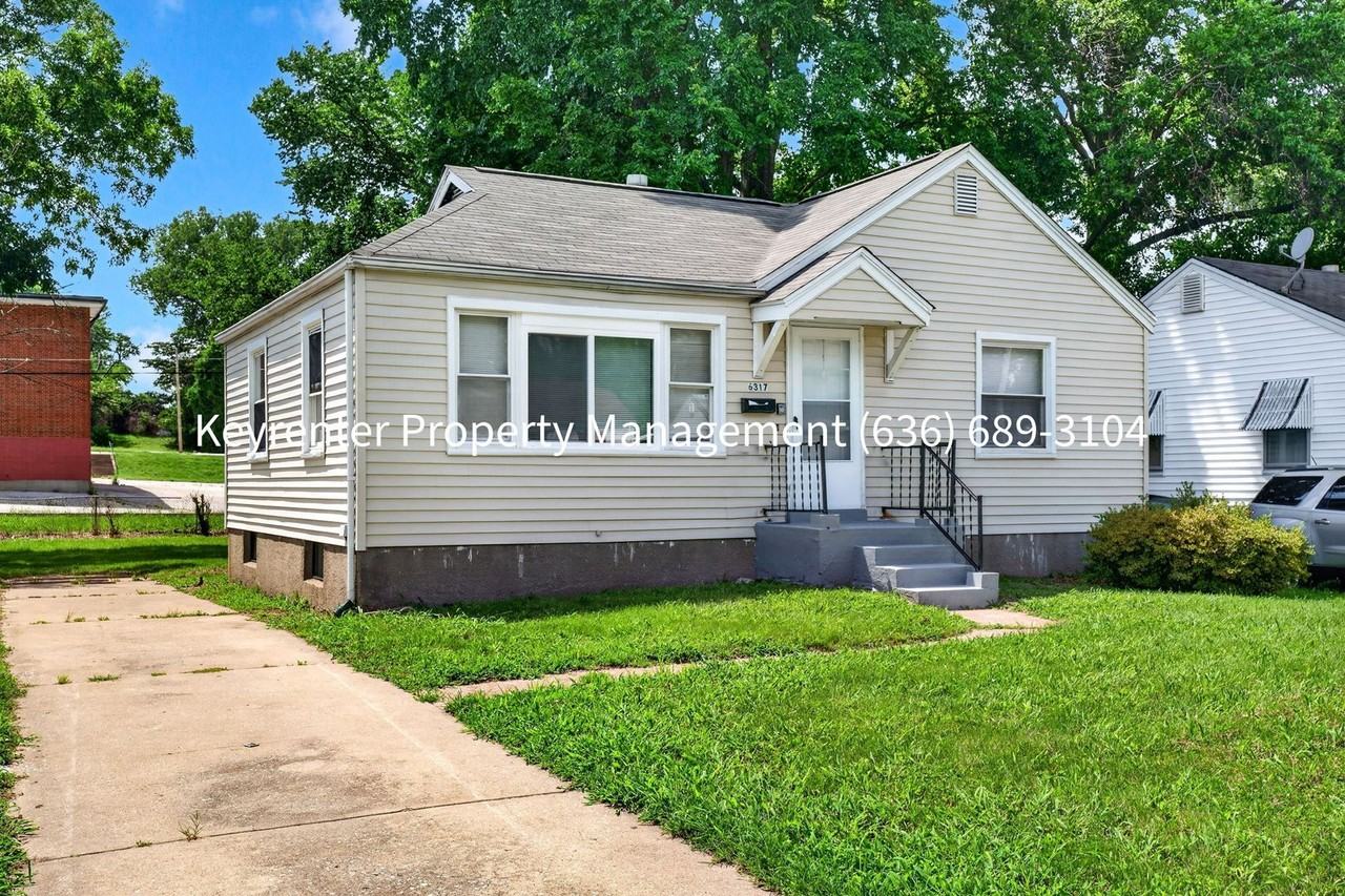 6317 Abbott Dr - Photo 2 of 23