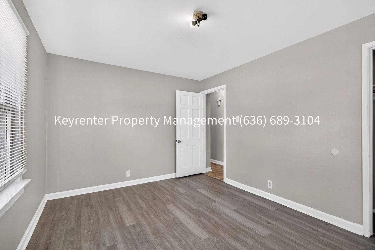 6317 Abbott Dr - Photo 7 of 23