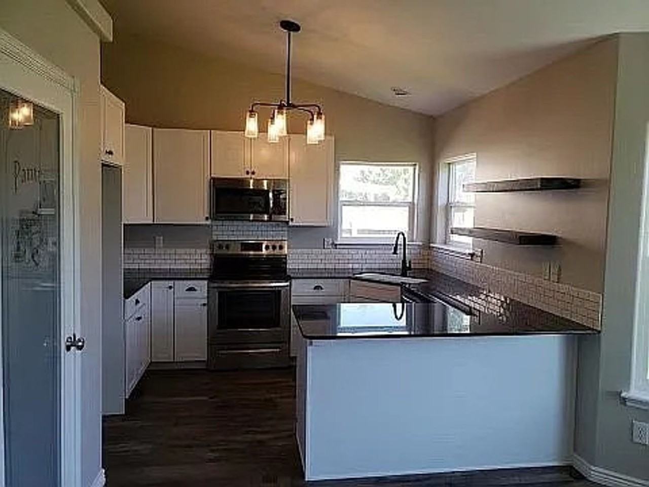 1421 Cayuse Creek Dr - Photo 4 of 13