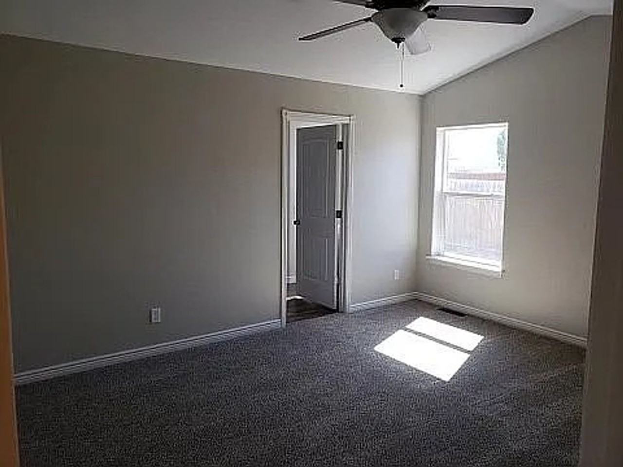 1421 Cayuse Creek Dr - Photo 6 of 13