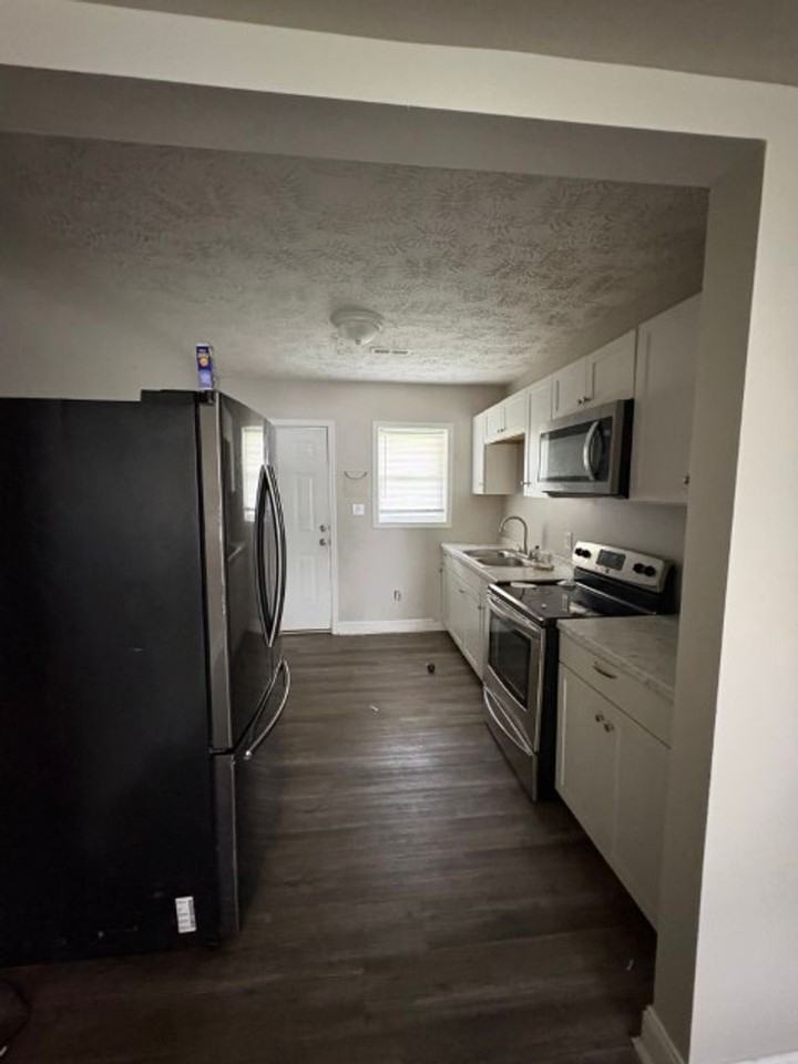 3243 Chandler St - Photo 2 of 9