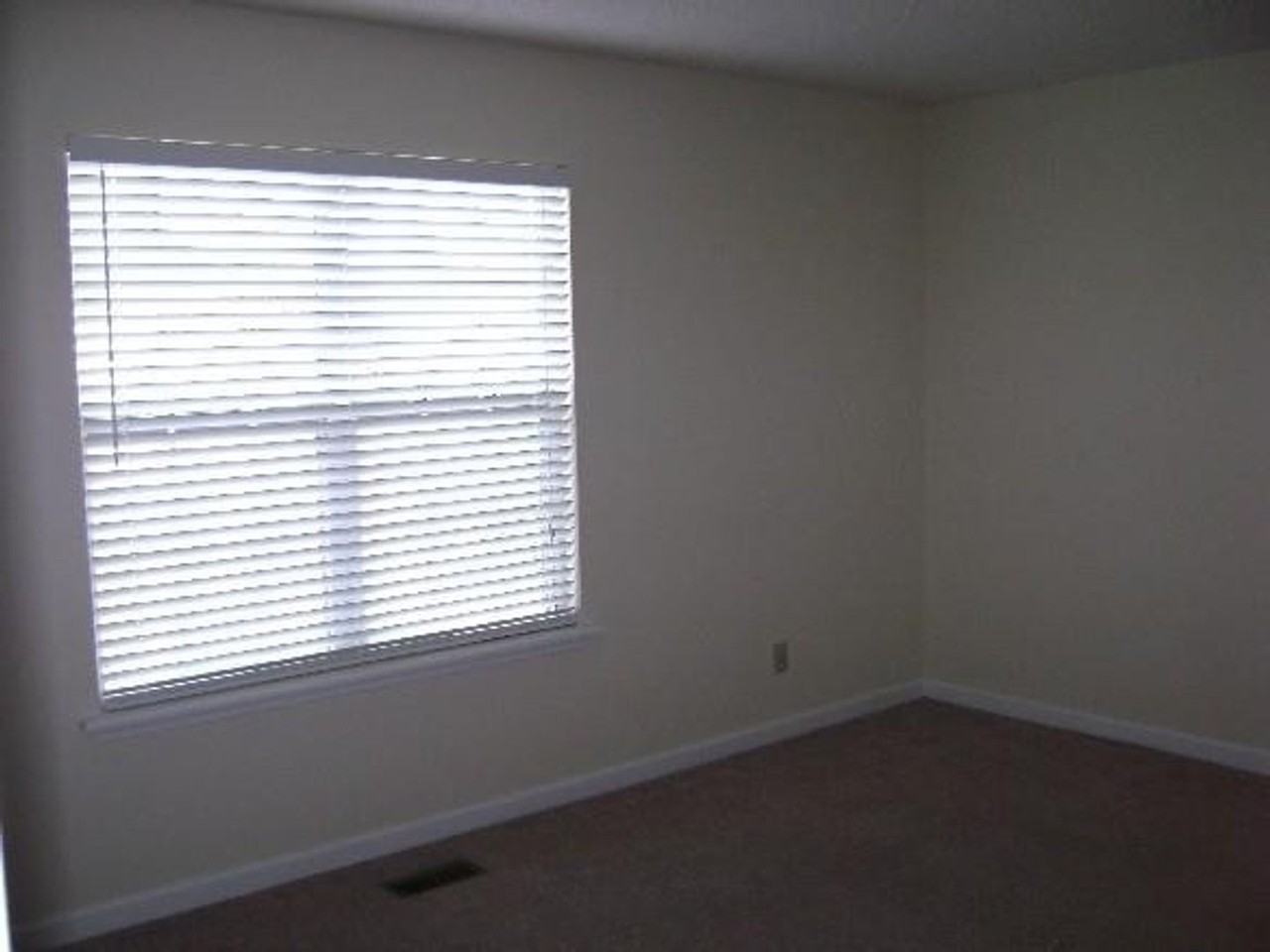 2506 Splinter Ct - Photo 5 of 9