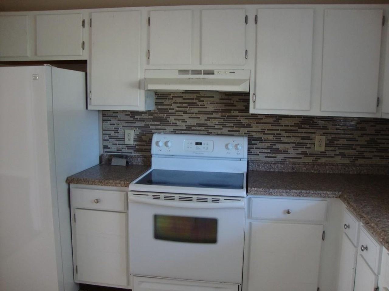 2208 Patriot Dr - Photo 4 of 12