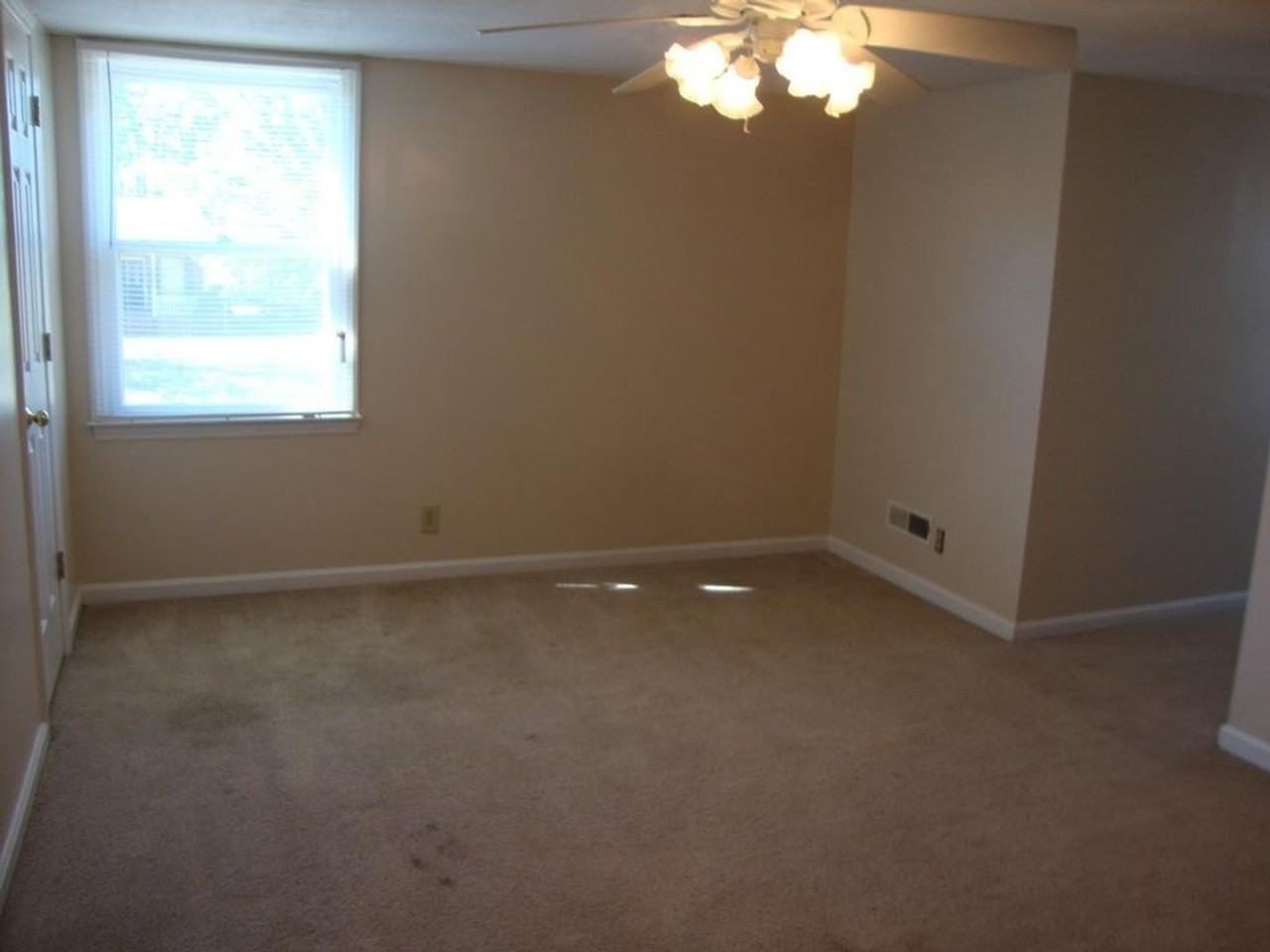 2208 Patriot Dr - Photo 7 of 12