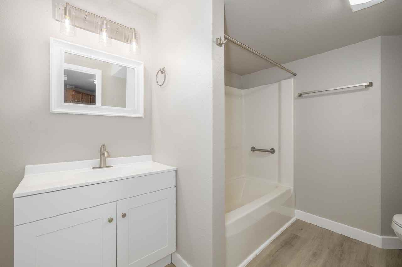 209 Forest St - Photo 6 of 18