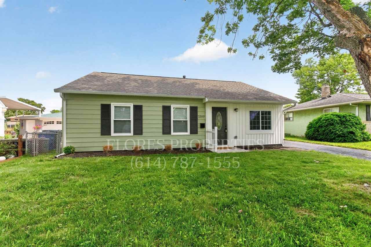 1300 Evaline Dr - Photo 2 of 44