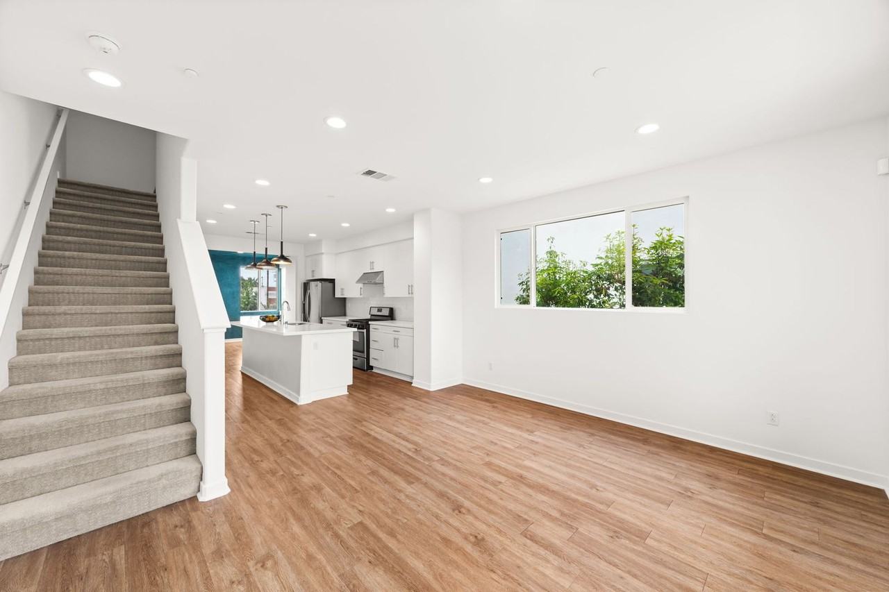 129 N 5th St #F - Photo 5 of 21