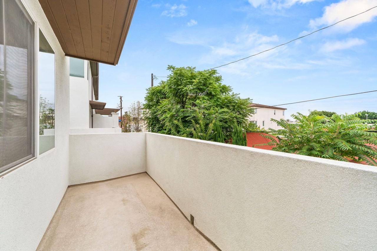 129 N 5th St #F - Photo 7 of 21