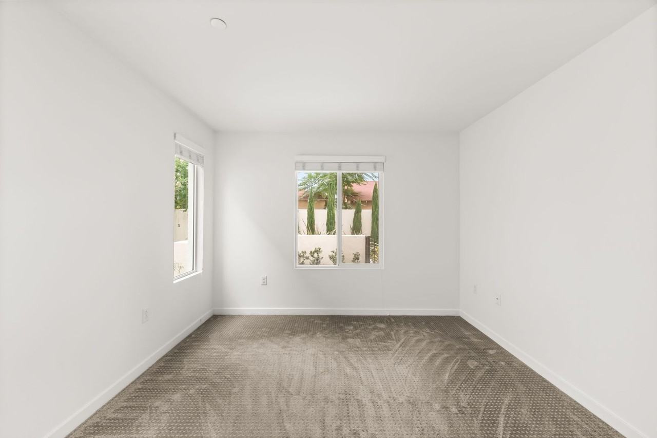 129 N 5th St #F - Photo 5 of 21
