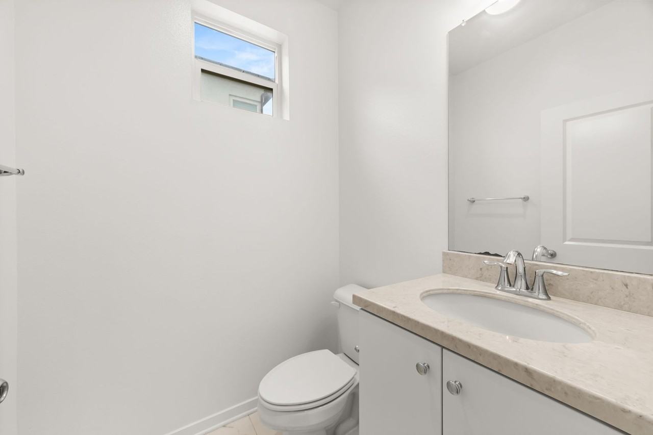 129 N 5th St #F - Photo 7 of 21
