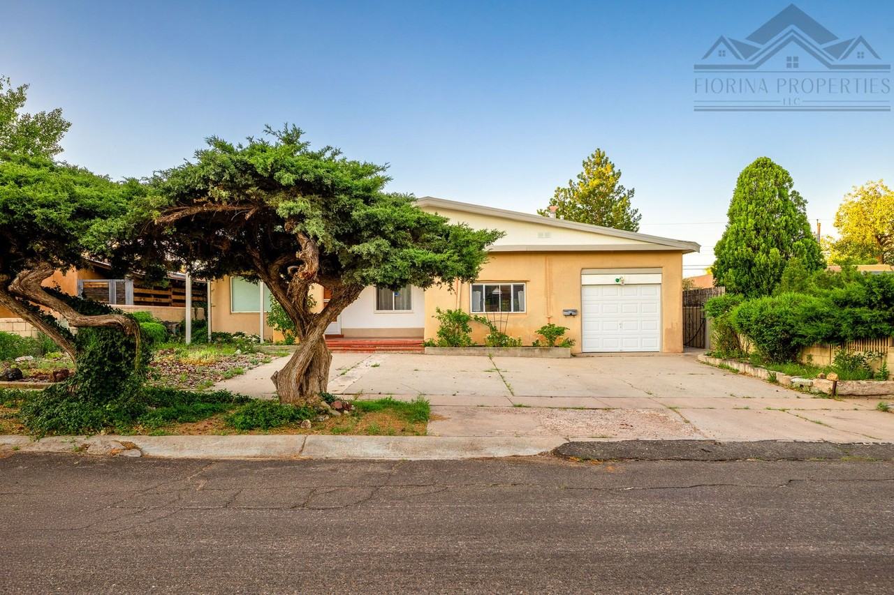 1814 Tewa Rd - Photo 2 of 22