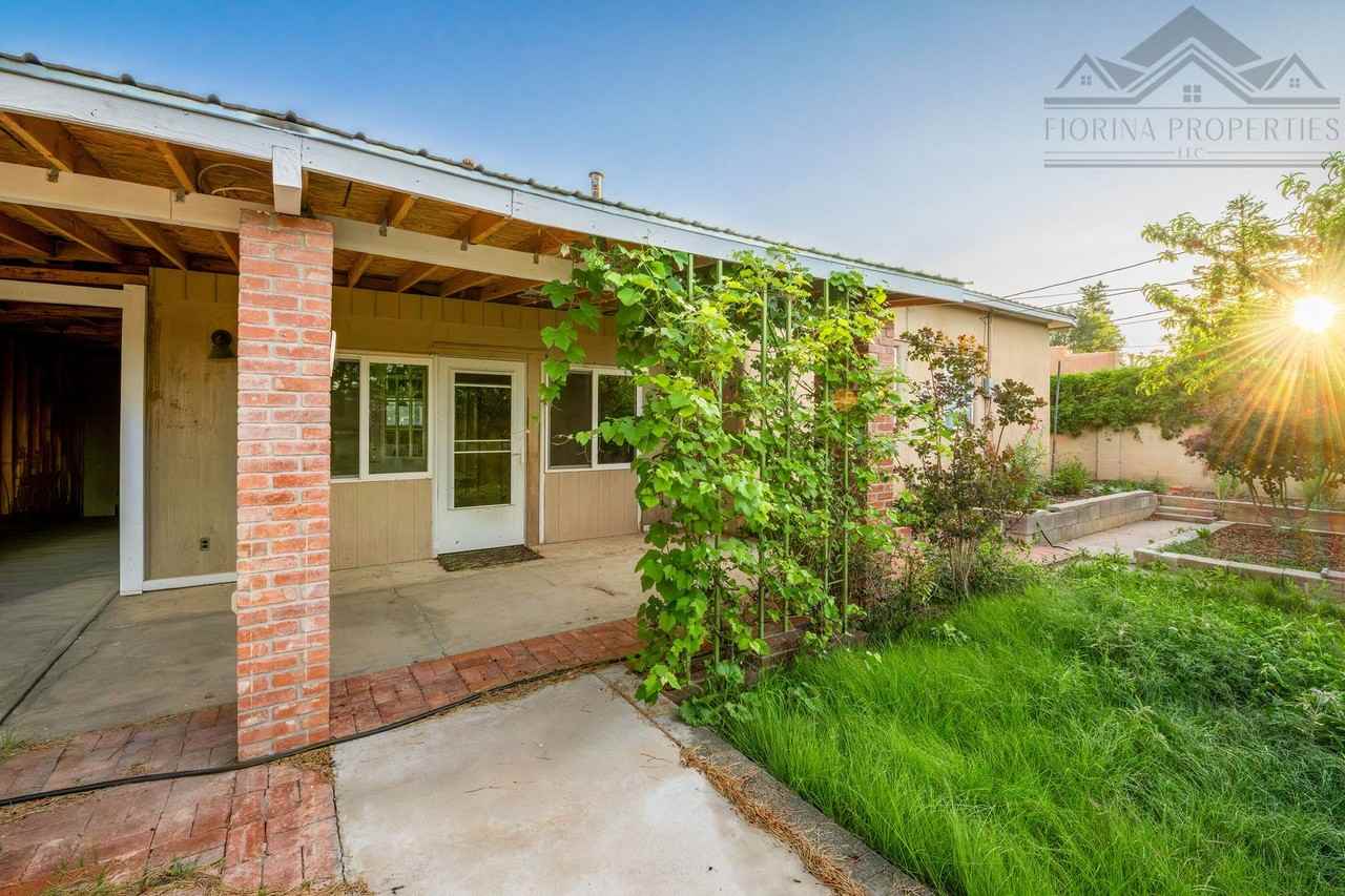 1814 Tewa Rd - Photo 3 of 22