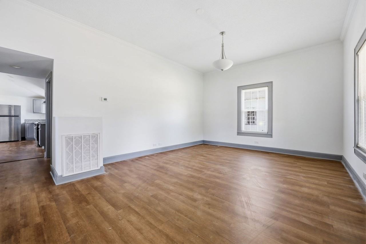 204 E H St - Photo 4 of 42
