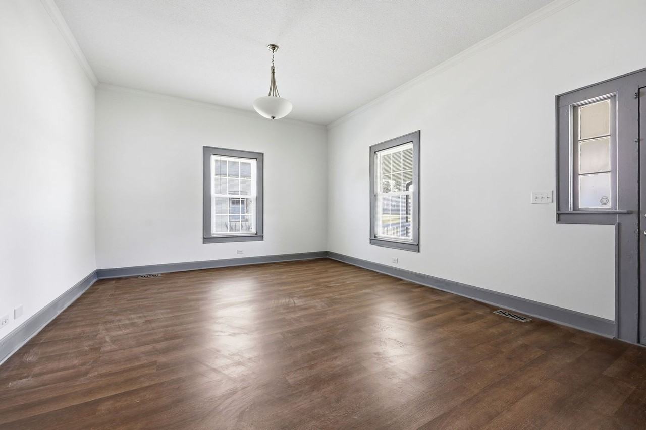 204 E H St - Photo 5 of 42