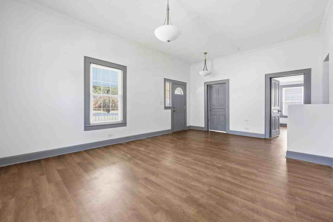 204 E H St - Photo 6 of 42