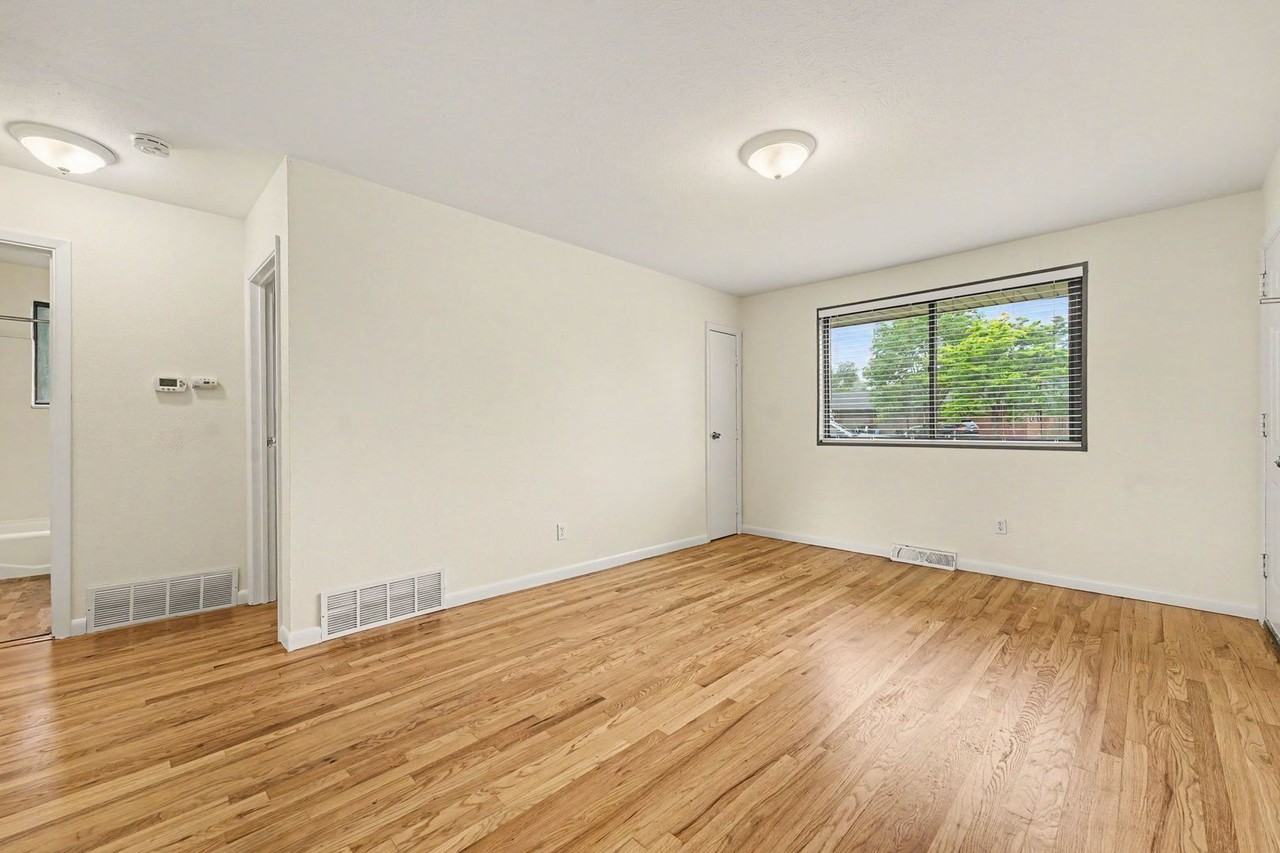 76 Newland Ct - Photo 6 of 21