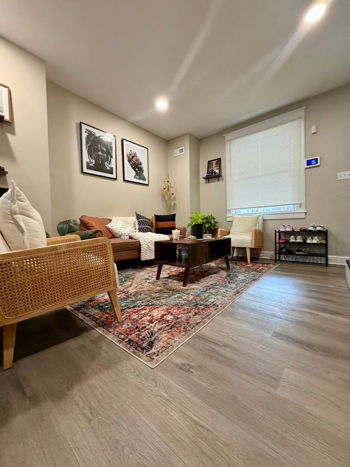 2614 Ingersoll St - Photo 6 of 26