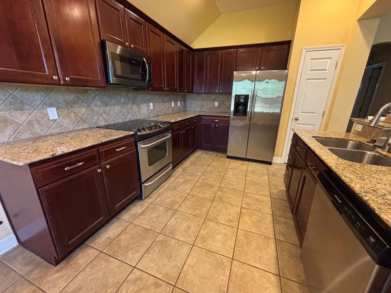 2218 Shumark Trl - Photo 2 of 22