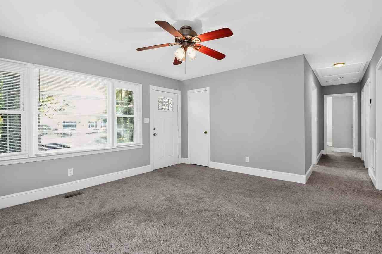 4820 Charleston Dr - Photo 3 of 18