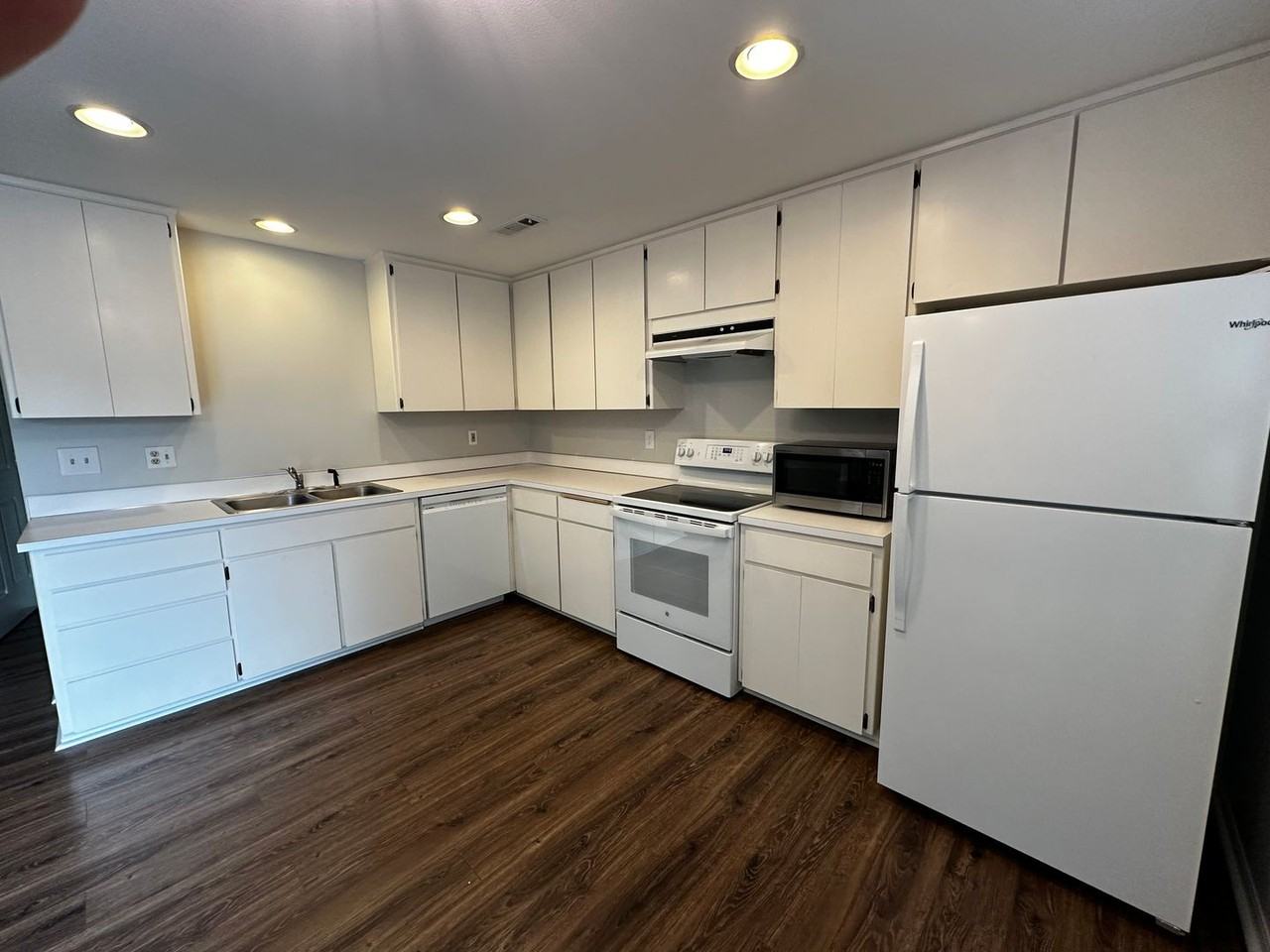 714 9th Ave Sw - Photo 3 of 8