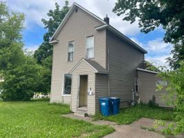 featured image of 618 W Messenger St