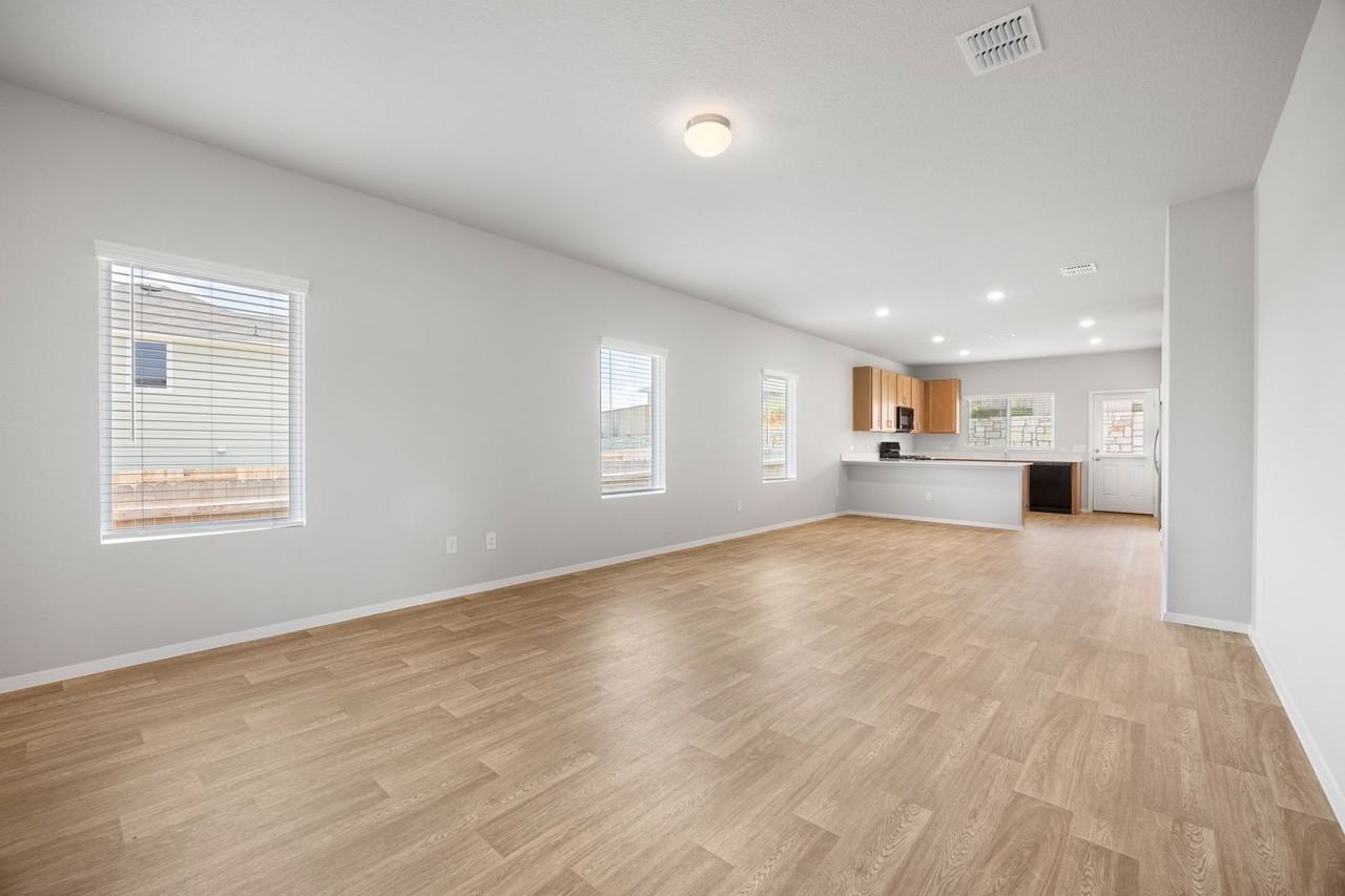 12013 Russo Dr - Photo 4 of 17