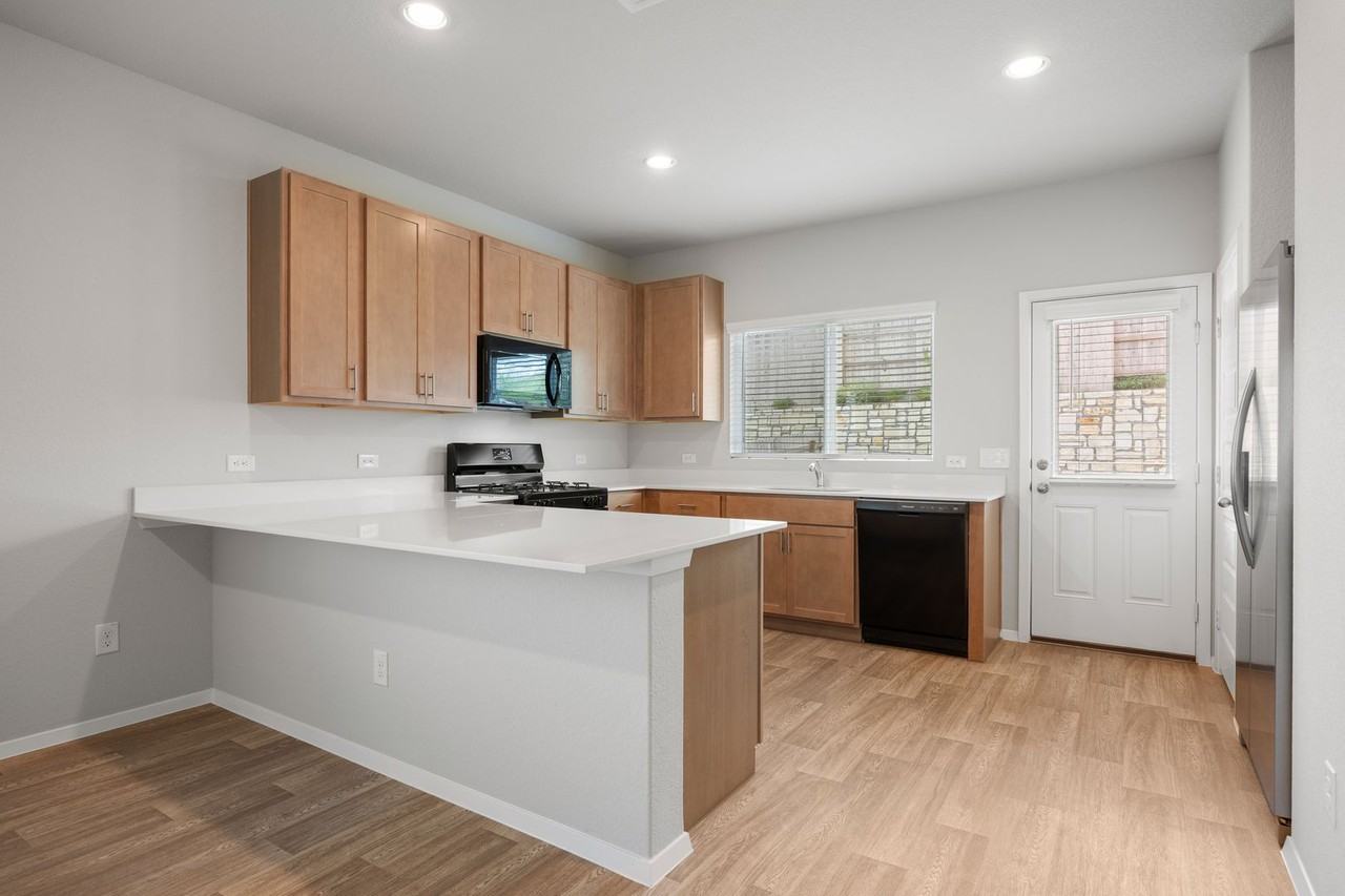 12013 Russo Dr - Photo 7 of 17
