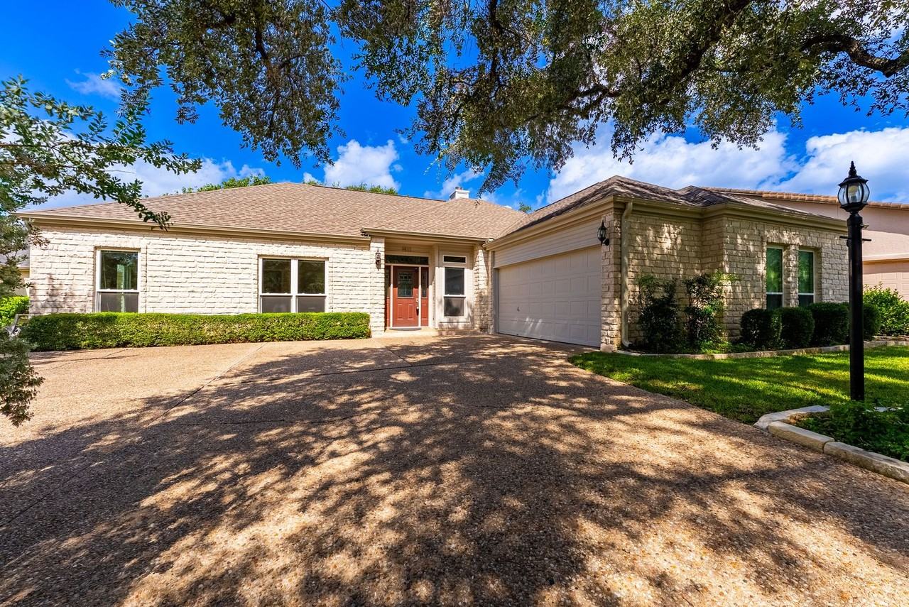 1411 Lakeway Dr - Photo 3 of 22