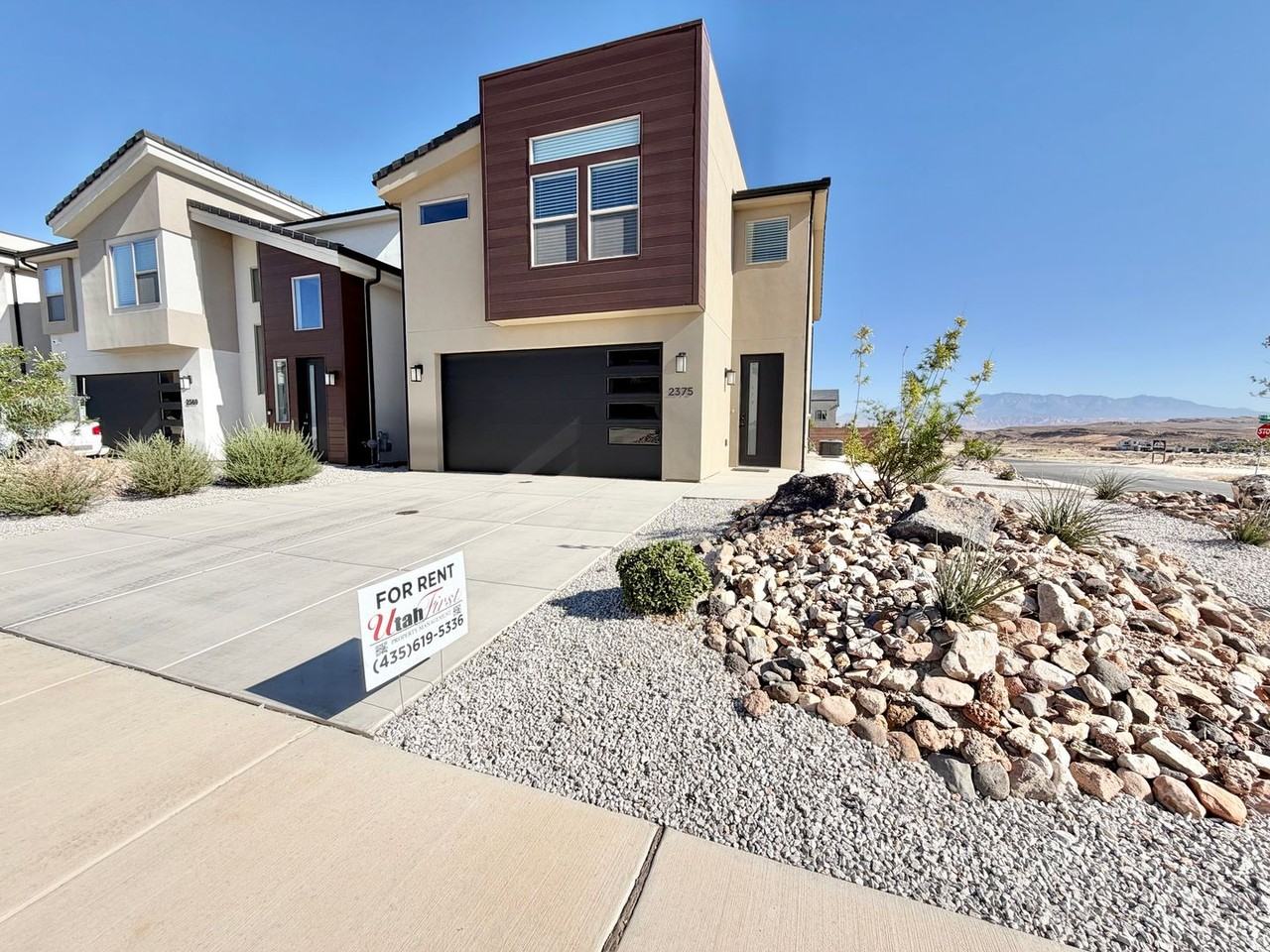 2375 E Luciano Ln - Photo 3 of 33