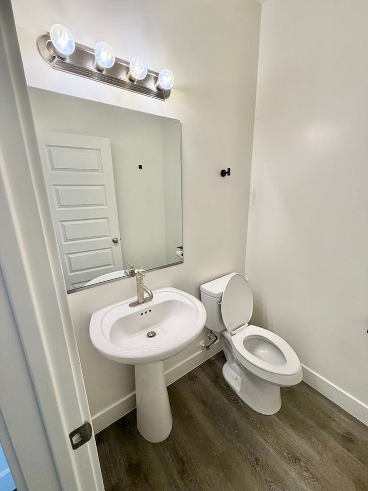 2375 E Luciano Ln - Photo 5 of 33