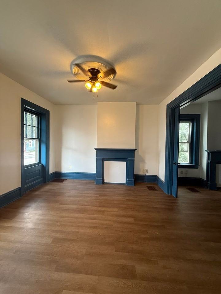 112 E North St - Photo 3 of 15