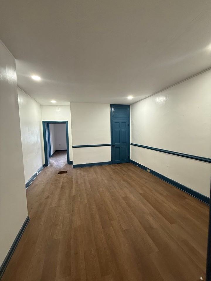112 E North St - Photo 4 of 15