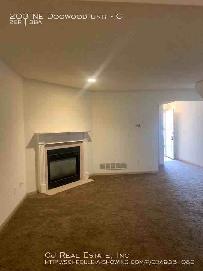 203 203 NE Dogwood unit #C - Photo 6 of 6