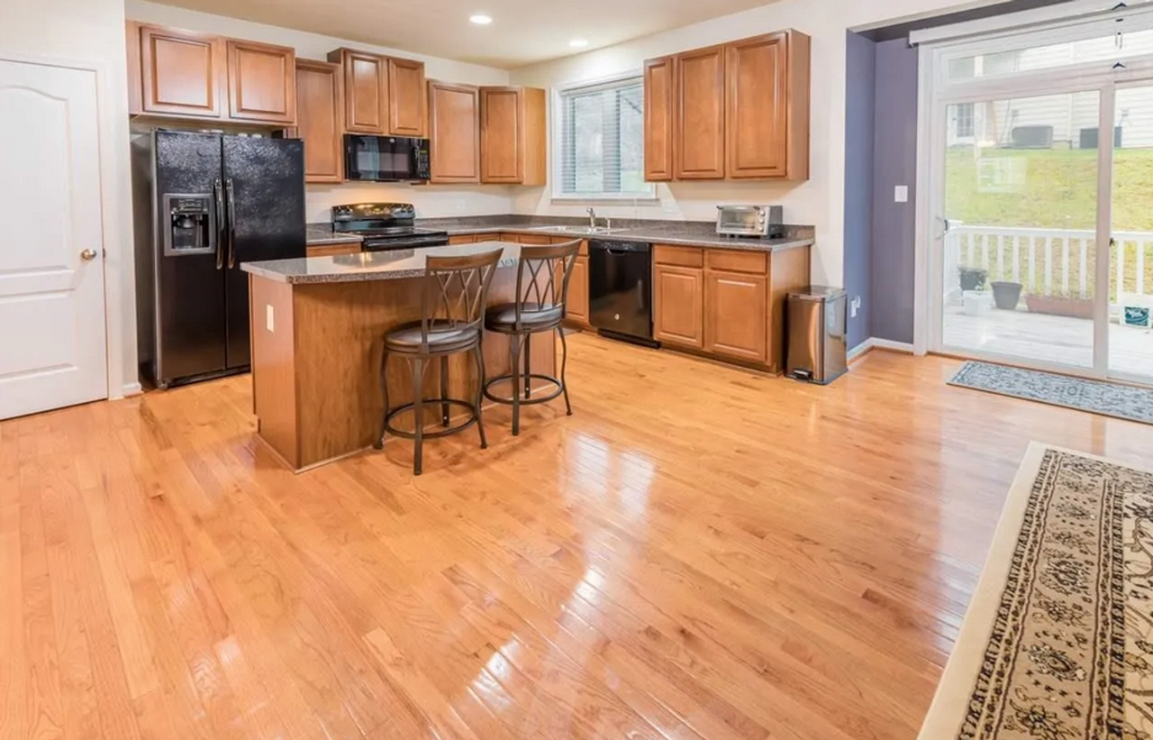 3910 Sun Way - Photo 7 of 21