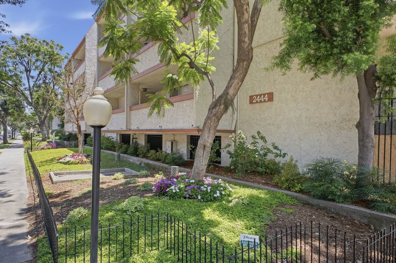 2444 E Del Mar Blvd