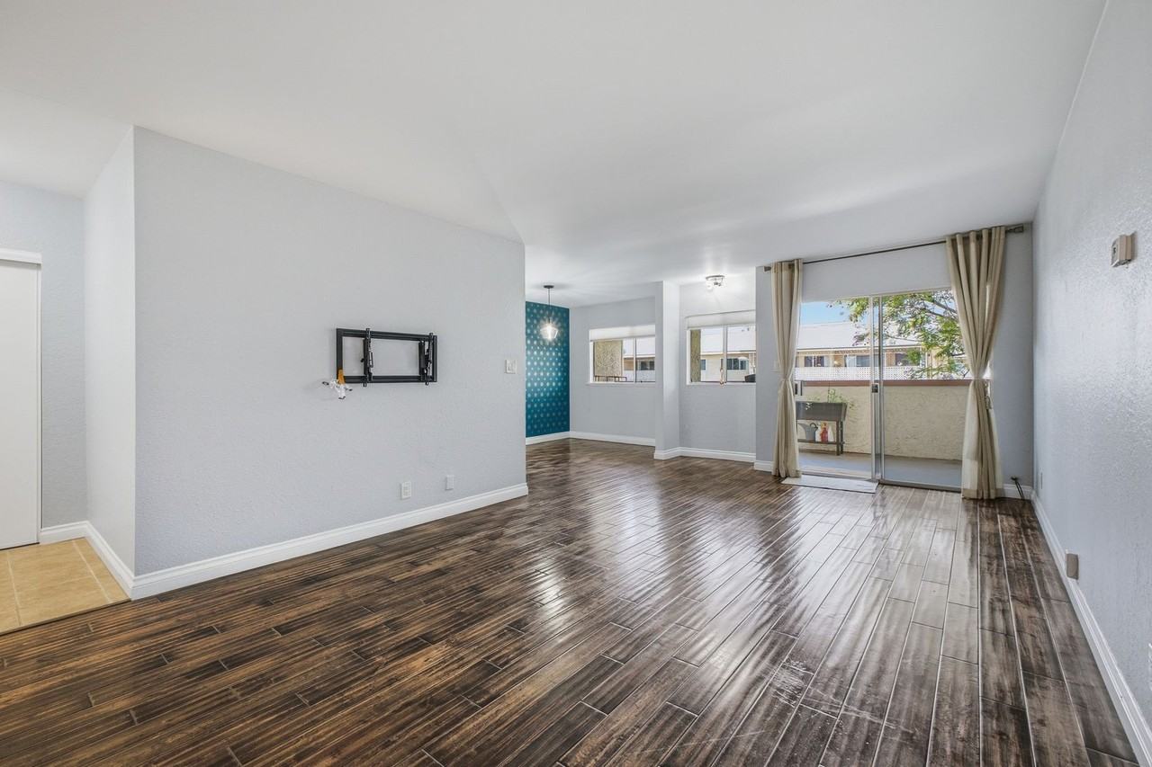 2444 E Del Mar Blvd - Photo 4 of 19