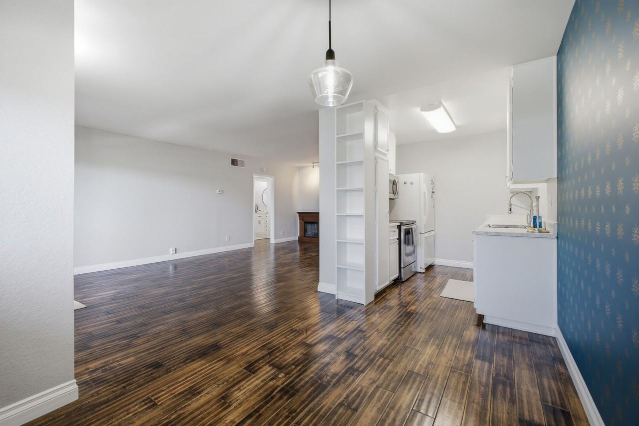 2444 E Del Mar Blvd - Photo 7 of 19