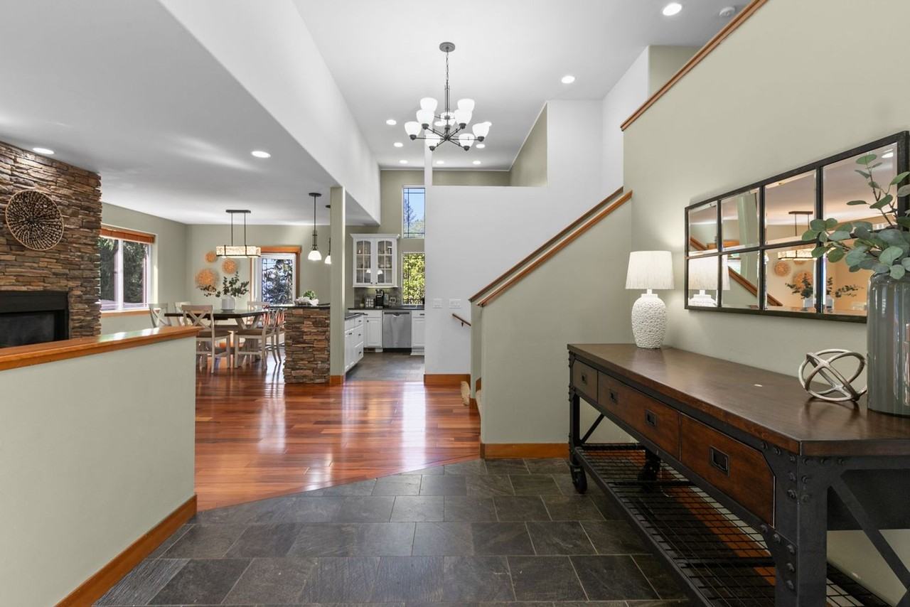 16 Sunflower Cir - Photo 3 of 38