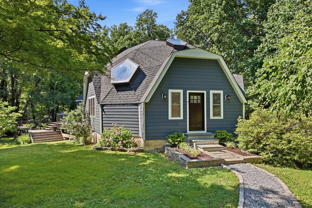 26 Pebble Dr - Photo 2 of 29