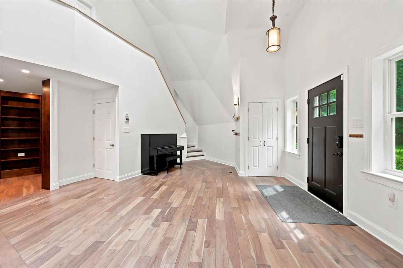 26 Pebble Dr - Photo 3 of 29
